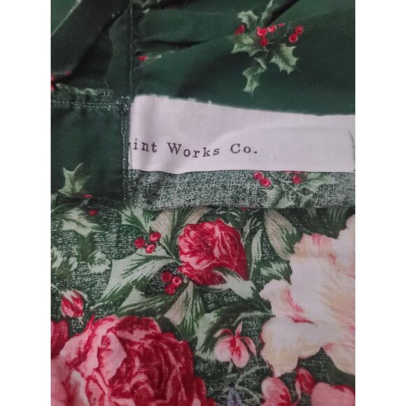Vintage Christmas Half Apron/Green with Holly & Berries and Christmas Roses - Picture 5 of 5